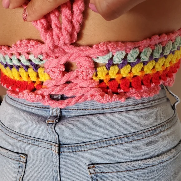 Crochet, High-Neck Halter Cop‎ Top. - Picture 3 of 8